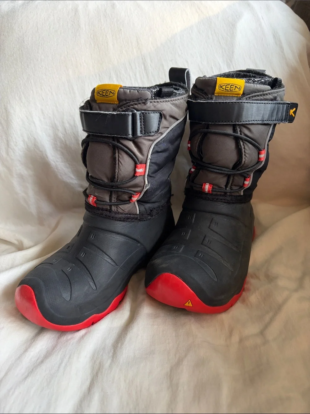 Keen Kids Black, Gray and Red Winter Snow Boots